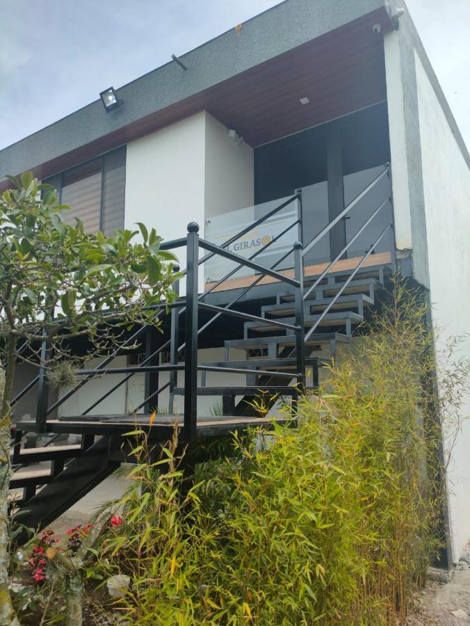 Hospedaje El Girasol Tababela Quito Kültér fotó