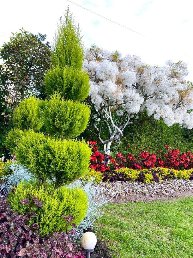 Hospedaje El Girasol Tababela Quito Kültér fotó